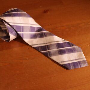 Calvin Klein tie, 100% silk, purple and white diagonal plaid tie, approx 58 inch